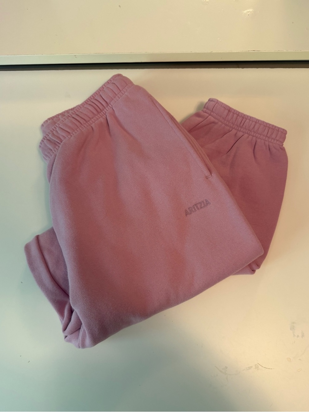 Aritzia Mega Fit Joggers